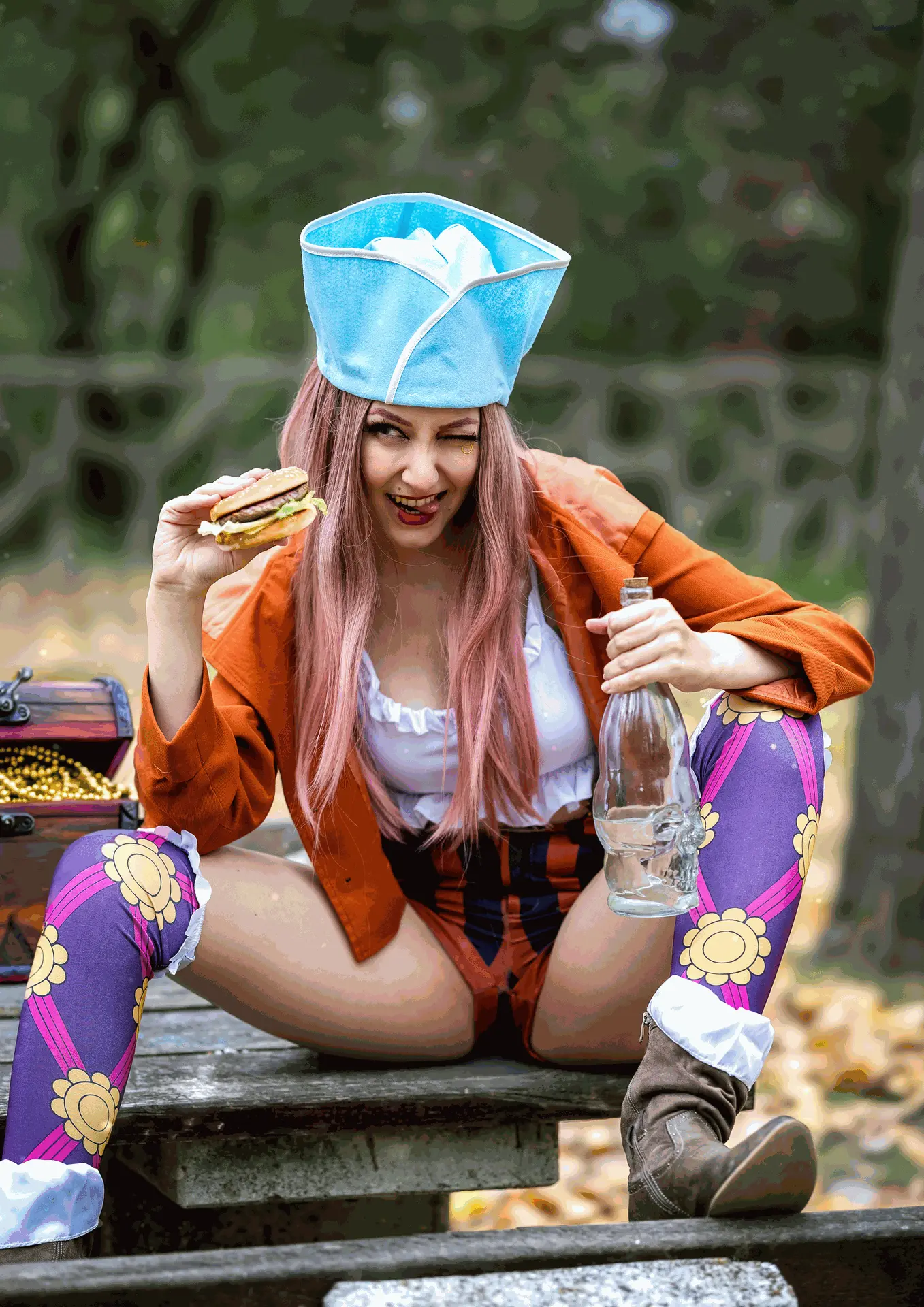 Soyittara caracterizada como Jewelry Bonney de One Piece posando