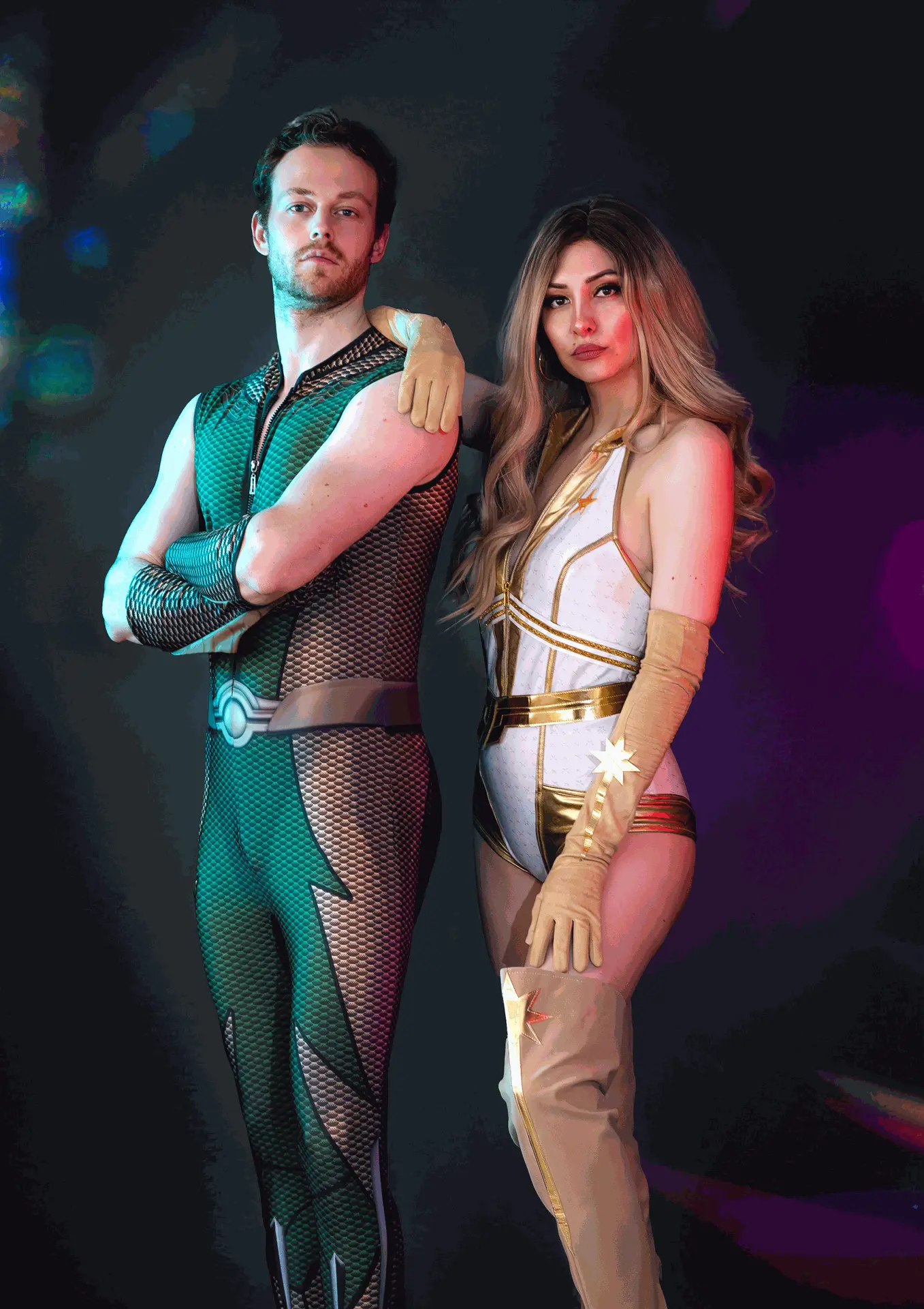El Profundo y Luz Estelar cosplayers en pareja The Boys