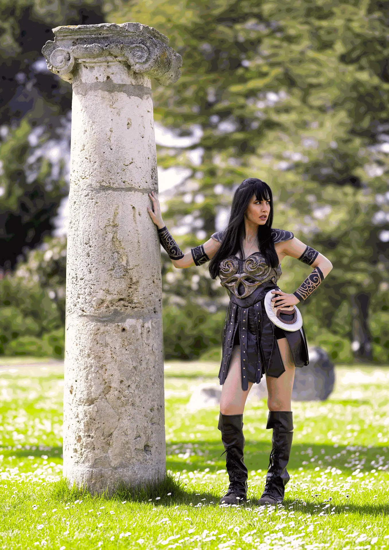 Cosplay Xena Princesa Guerrera por Soyittara con chakram en mano