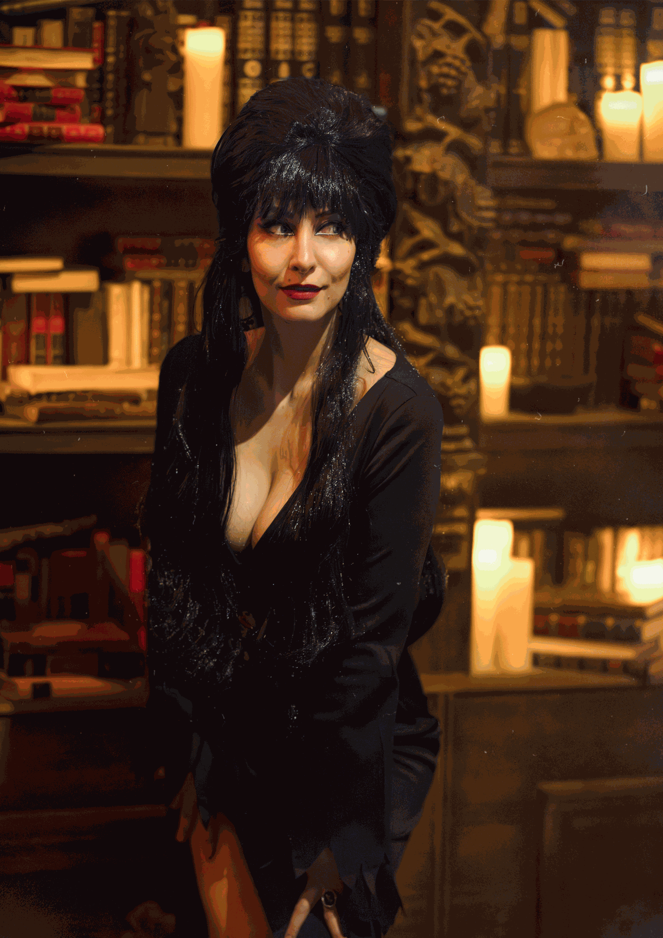 Ittara con cosplay de Elvira la reina de las tinieblas