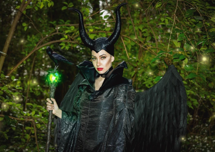 Cosplay Maléfica por Soyittara inspirado en la versión de Angelina Jolie