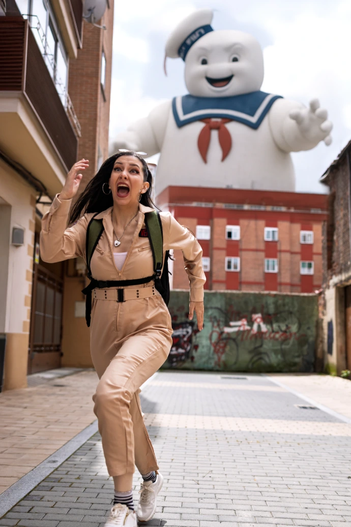 Recreación Cosplay Ghostbusters por Soyittara con equipo original